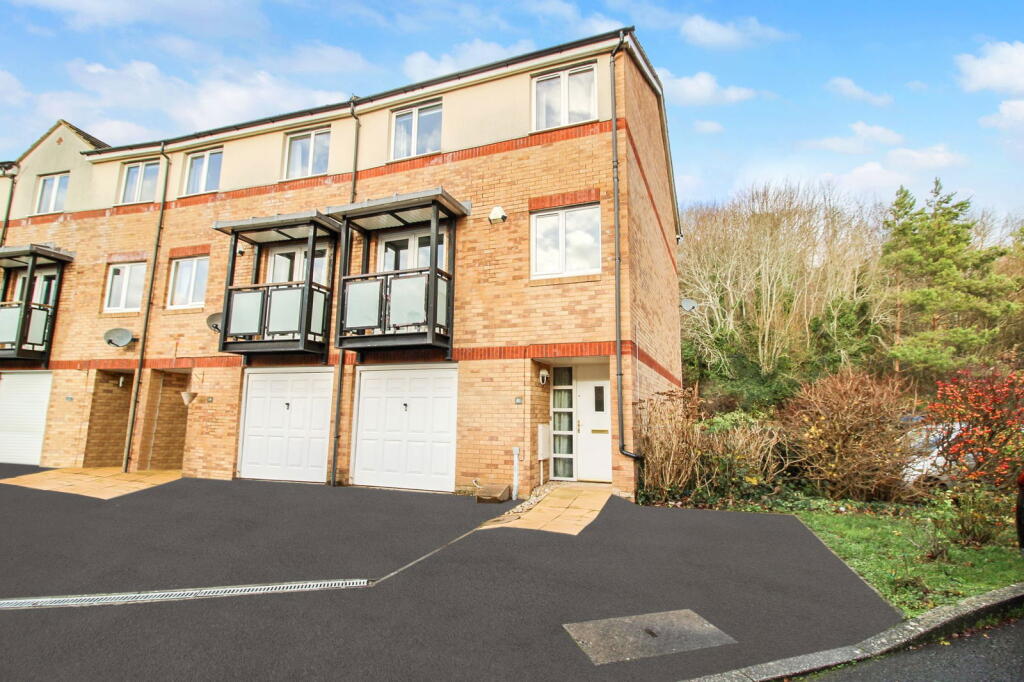 Main image of property: Woodacre, Portishead, Bristol, BS20 7EH