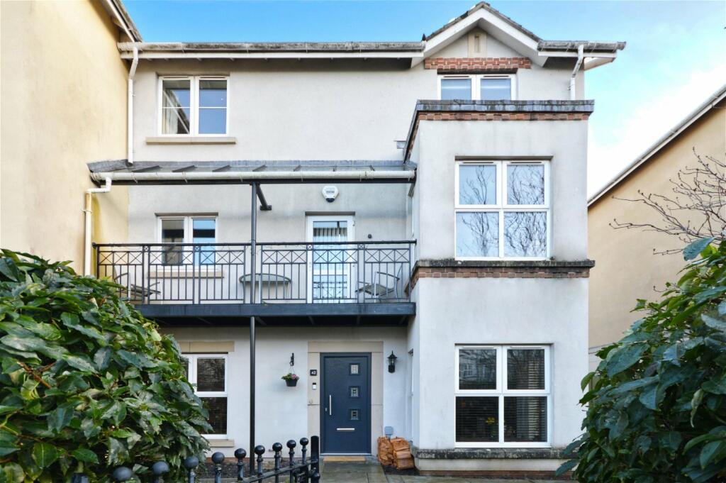 4 bedroom town house for sale in Phoenix Way, Portishead, Bristol, BS20 7JX, BS20