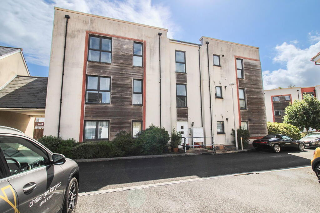 Main image of property: Newfoundland Way, Portishead, Portishead, Bristol, BS20 7QE