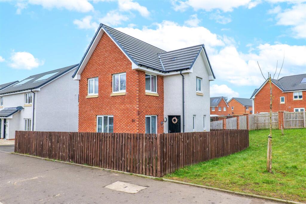 3 bedroom detached house