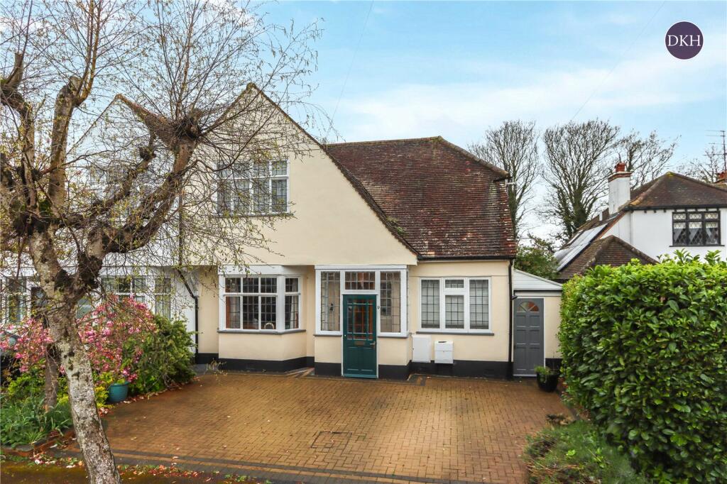 3 bedroom semidetached house for sale in The Highlands, Rickmansworth, WD3