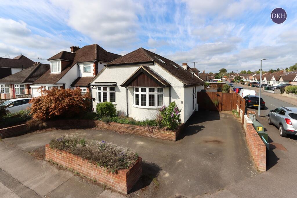 Main image of property: Links Way, Croxley Green