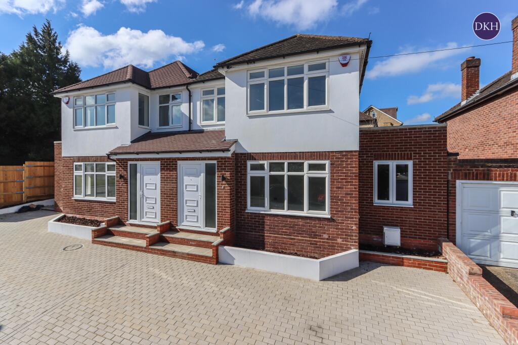 Main image of property: Links Way, Croxley Green