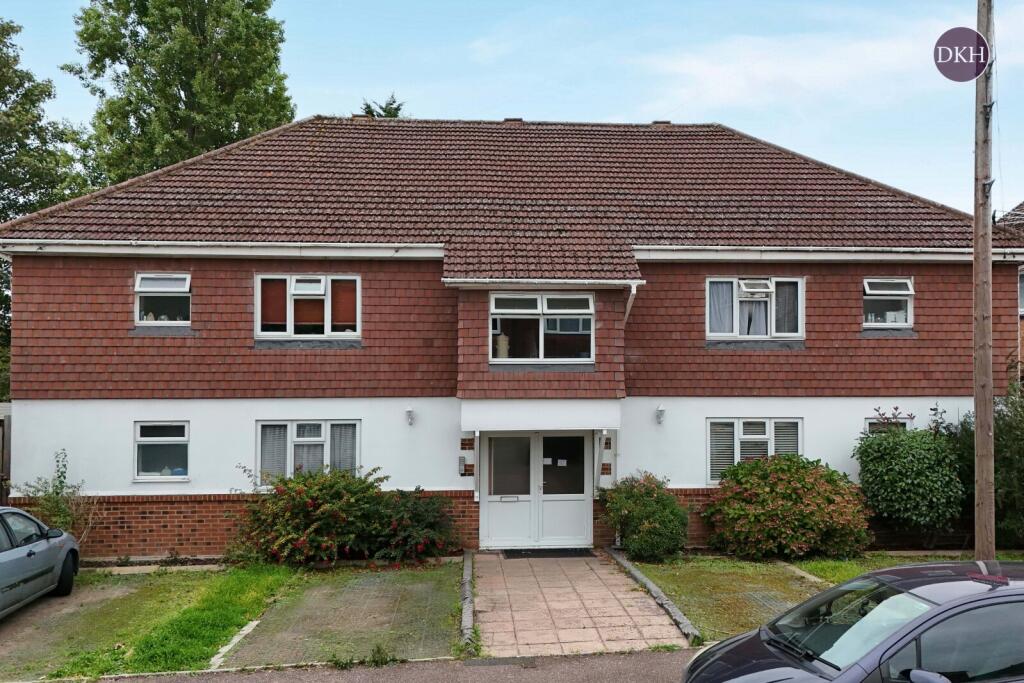 Main image of property: The Greenway, Mill End