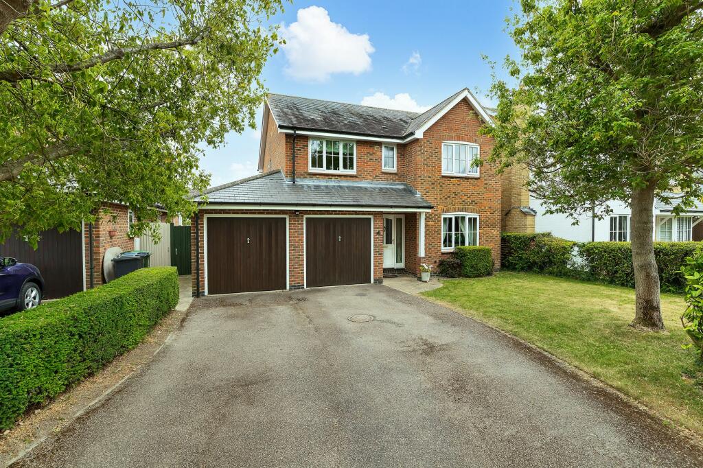 4 bedroom detached house for sale in Fortune Way, Bassingbourn, SG8