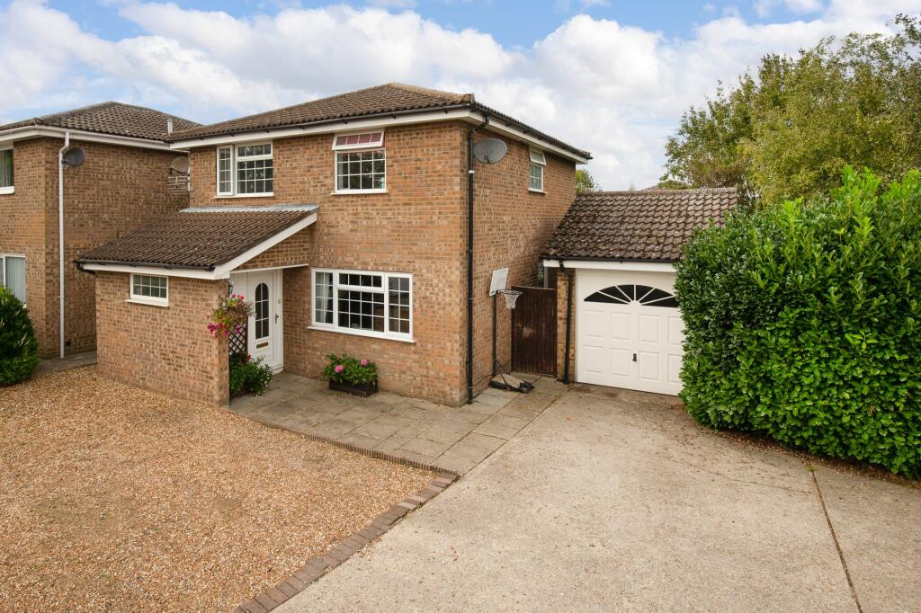 4 bedroom detached house for sale in Tower Close, Bassingbourn, SG8