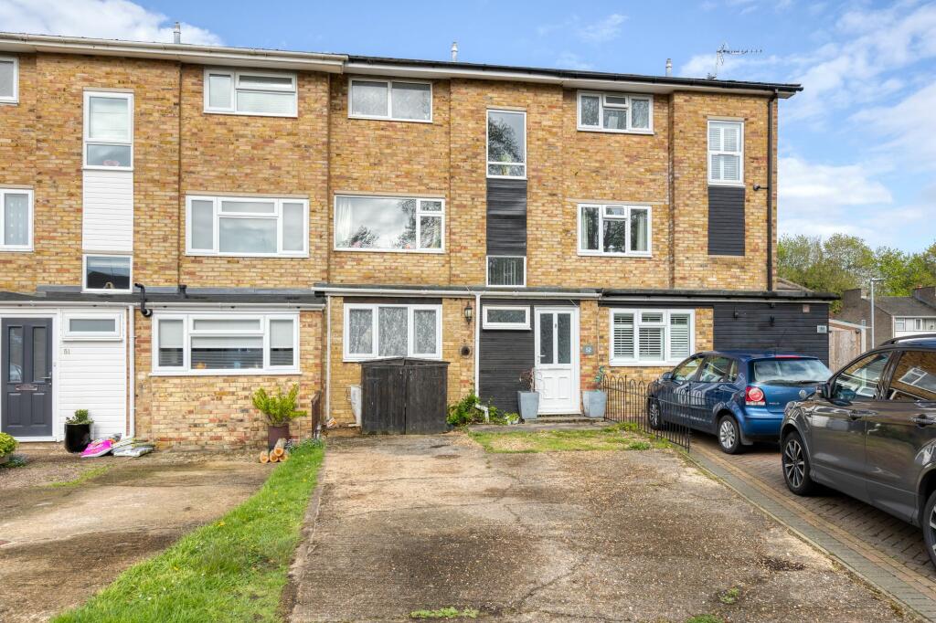 4 bedroom terraced house for sale in Vicarage Road, Buntingford, SG9