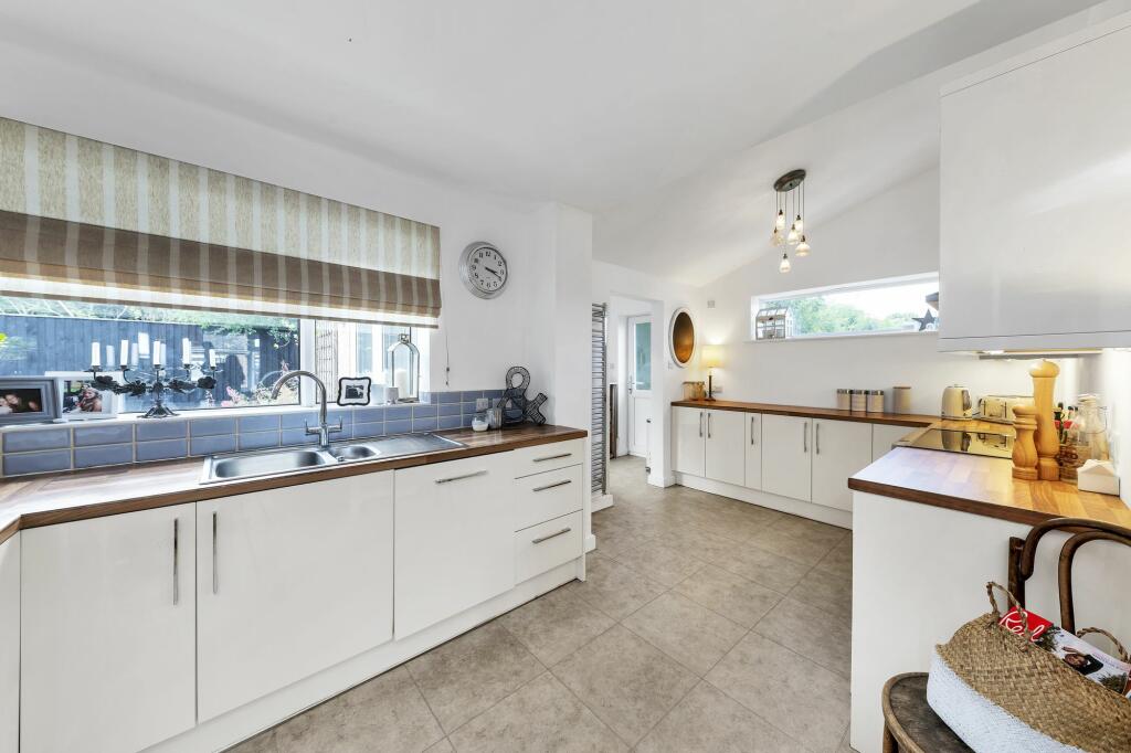 Additional property image - Bendyshe Way, Barrington, CB22
