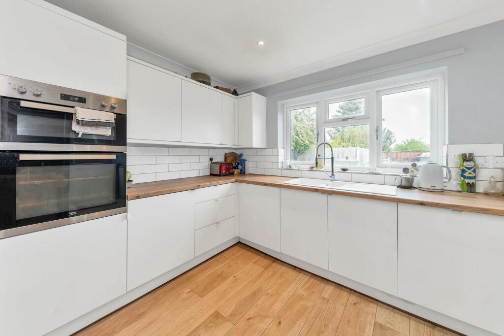 Additional property image - Bendyshe Way, Barrington, CB22