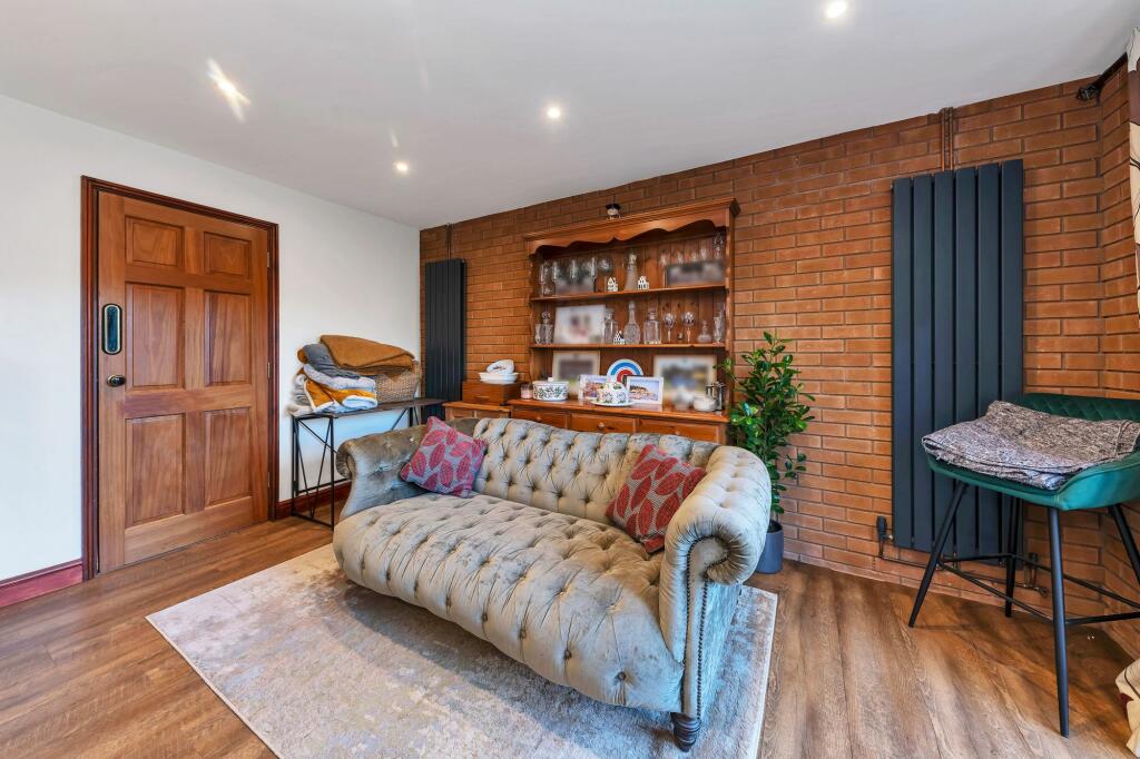 Additional property image - Joscelynes, Stapleford, CB22