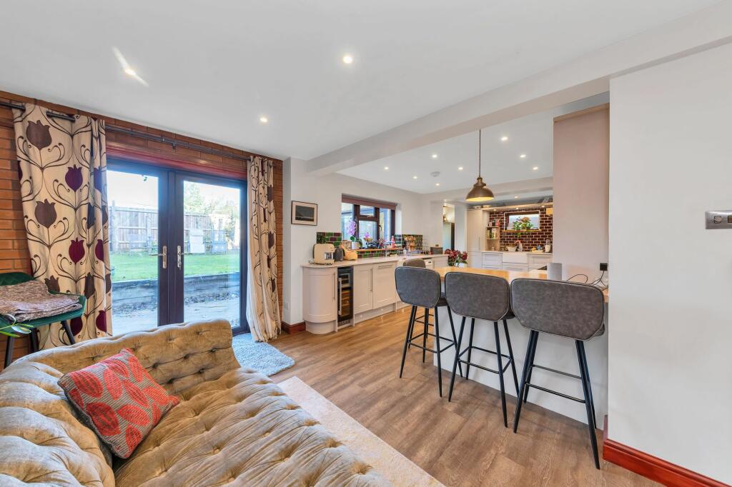 Additional property image - Joscelynes, Stapleford, CB22