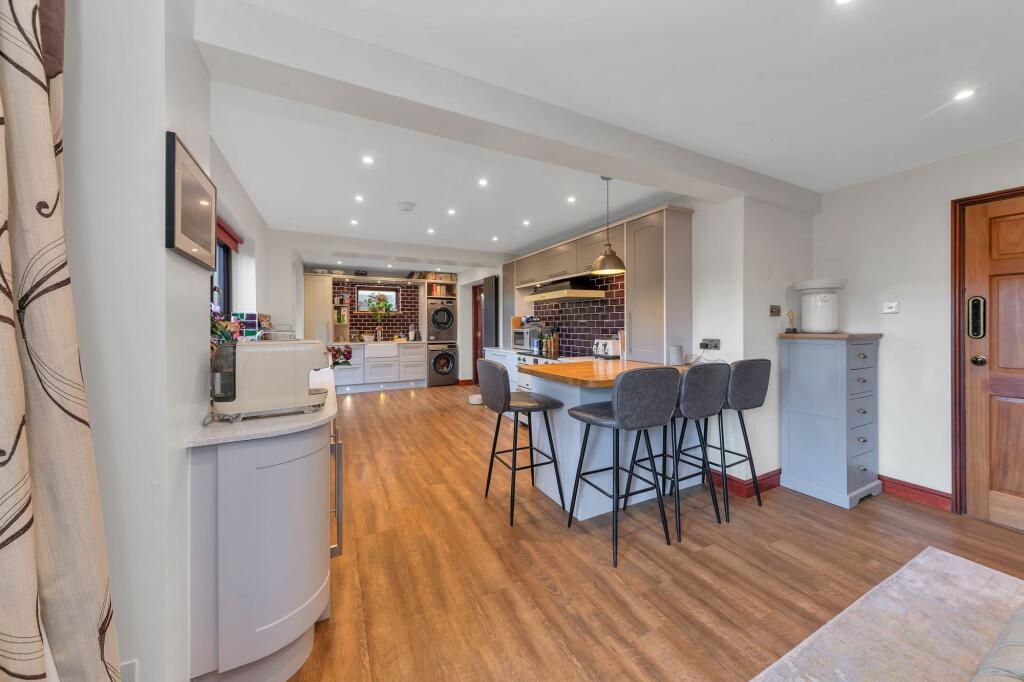 Additional property image - Joscelynes, Stapleford, CB22