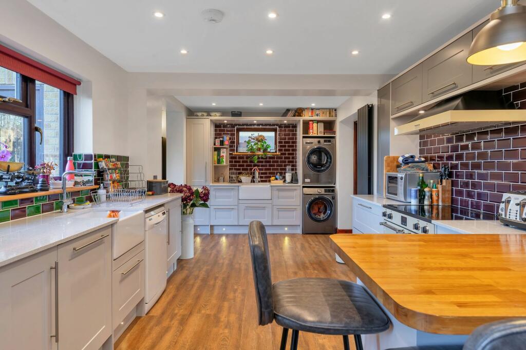 Additional property image - Joscelynes, Stapleford, CB22