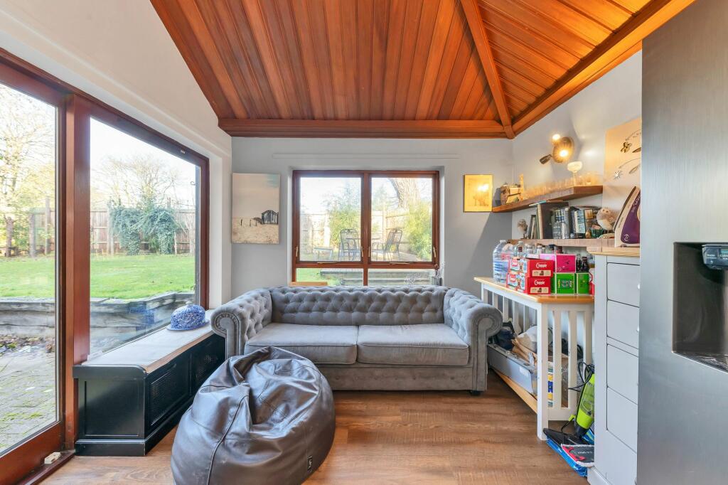Additional property image - Joscelynes, Stapleford, CB22
