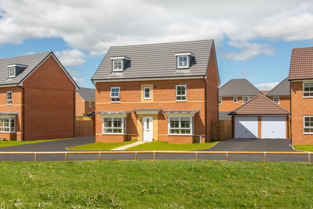 5 bedroom detached house
