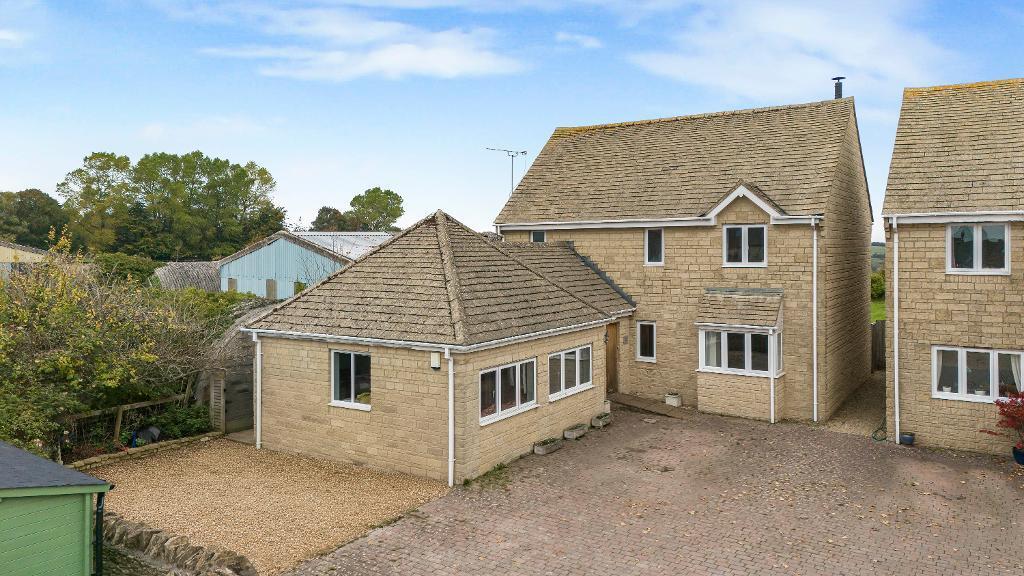 Main image of property: Fox Close, Hawkesbury Upton, South Gloucestershire, GL9 1EQ