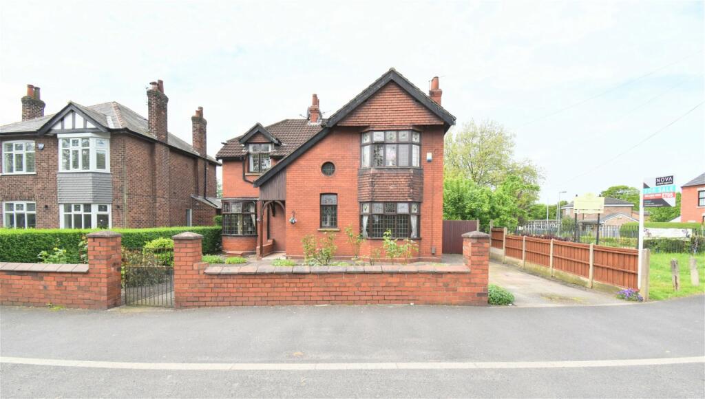 4 bedroom detached house for sale in Birchfield Road, Widnes, WA8 7TG, WA8