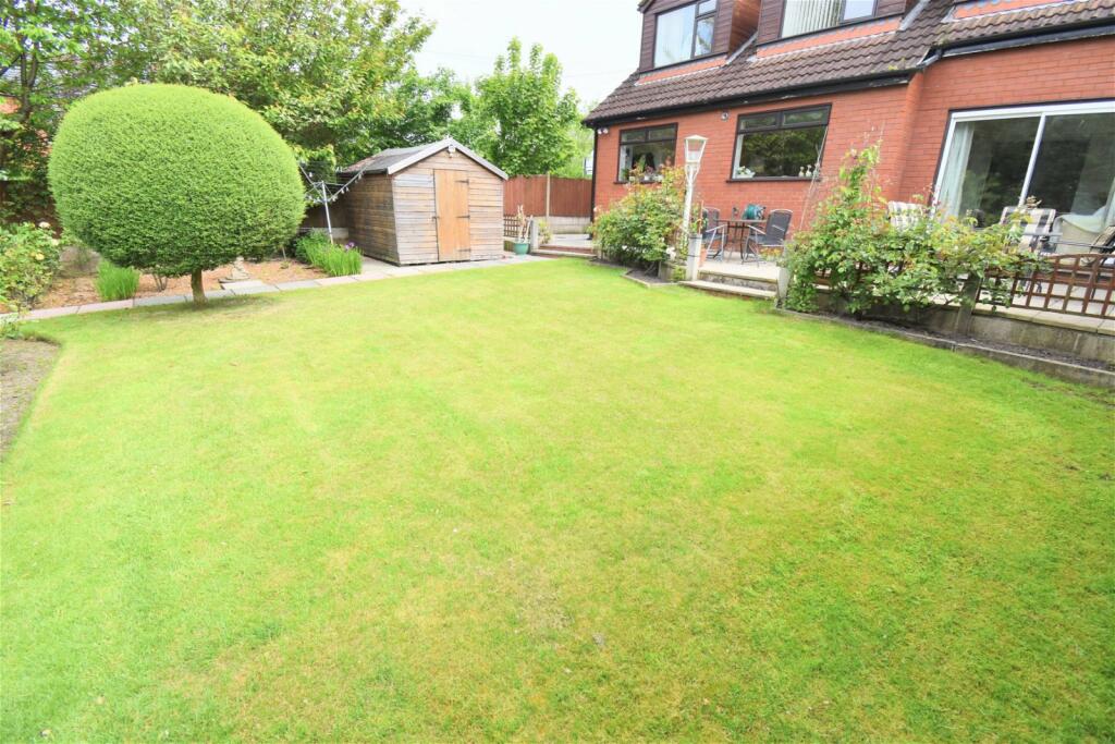 4 bedroom detached house for sale in Birchfield Road, Widnes, WA8 7TG, WA8