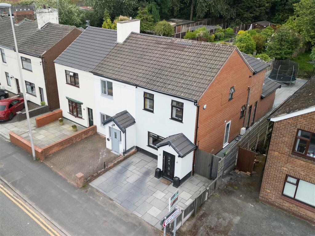 3 bedroom end of terrace house for sale in Birchfield Road, Widnes