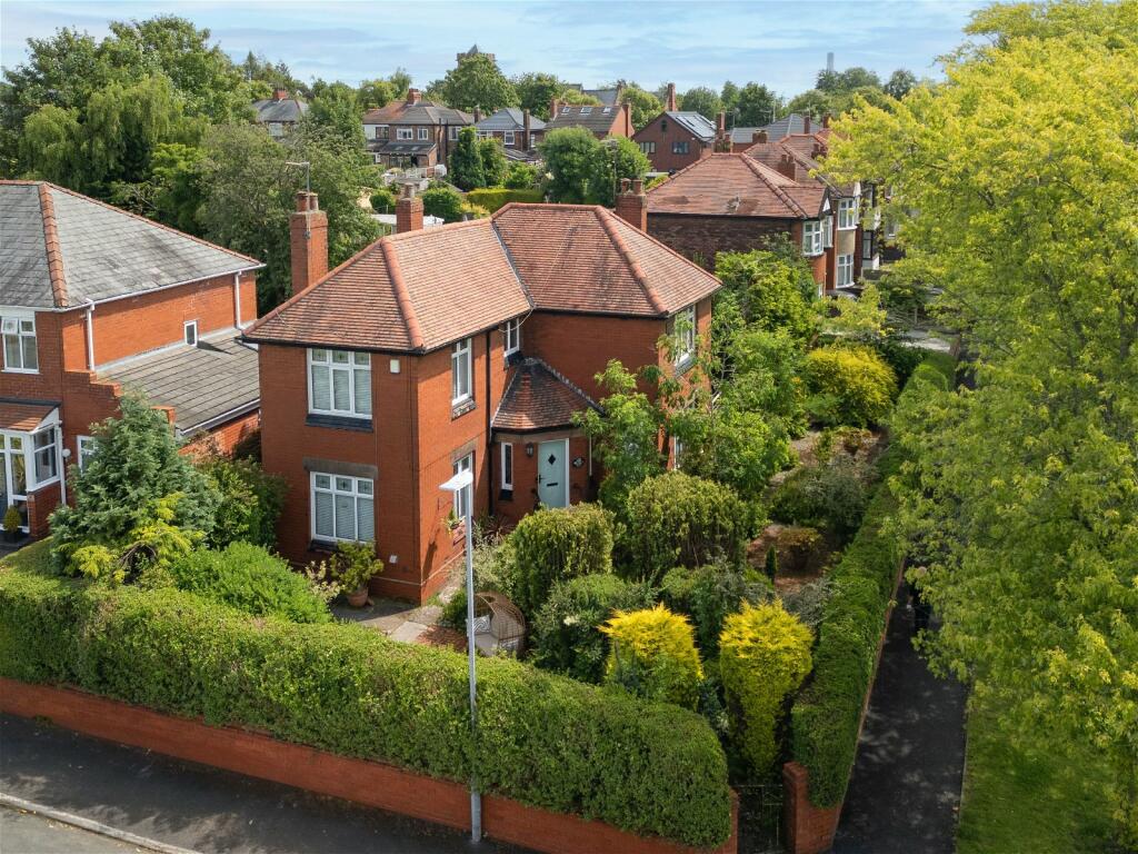 3 bedroom detached house for sale in Leigh Avenue, Widnes, WA8 7JQ, WA8