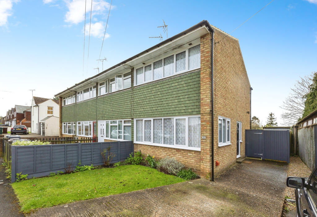 2 bedroom end of terrace house for sale in Glover Road, Willesborough