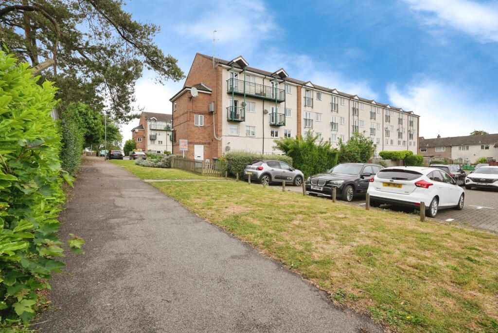 3 bedroom maisonette