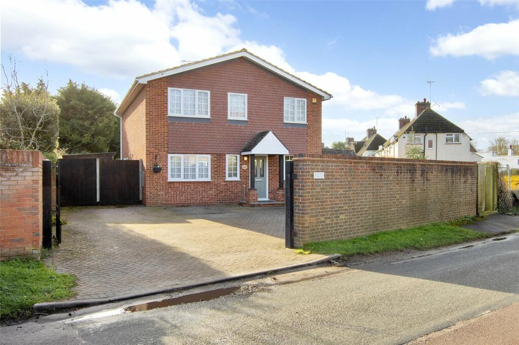 4 bedroom detached house for sale in Station Road, Southfleet