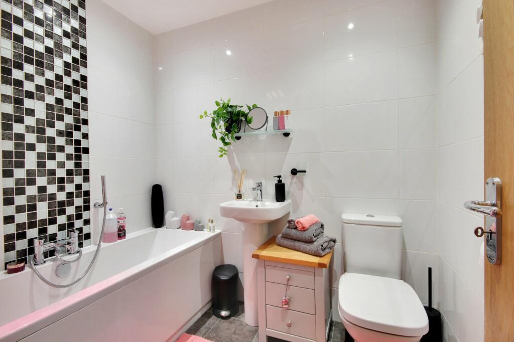 Additional property image - The Gallops, Vigo, Gravesend, Kent, DA13