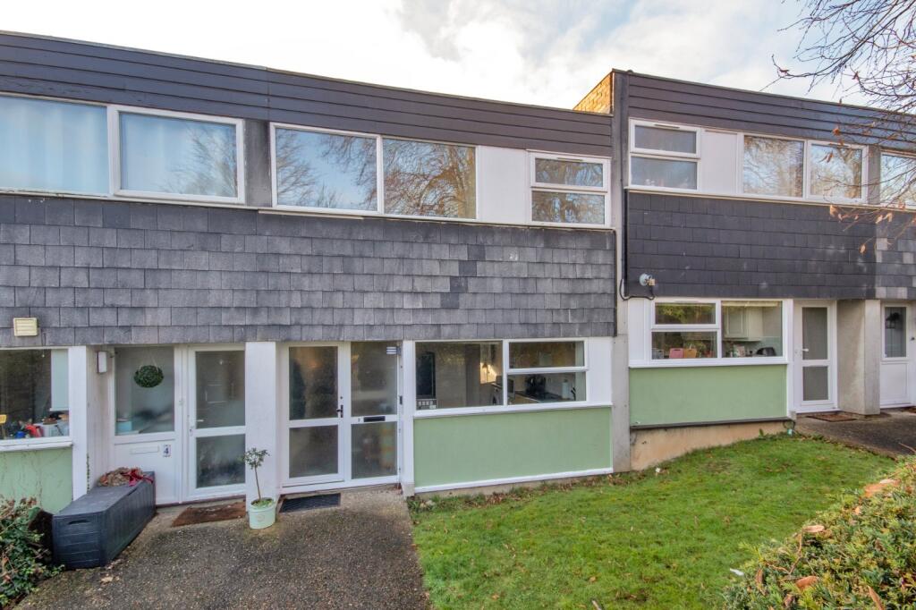 Main image of property: Punch Croft, New Ash Green, Longfield, Kent, DA3