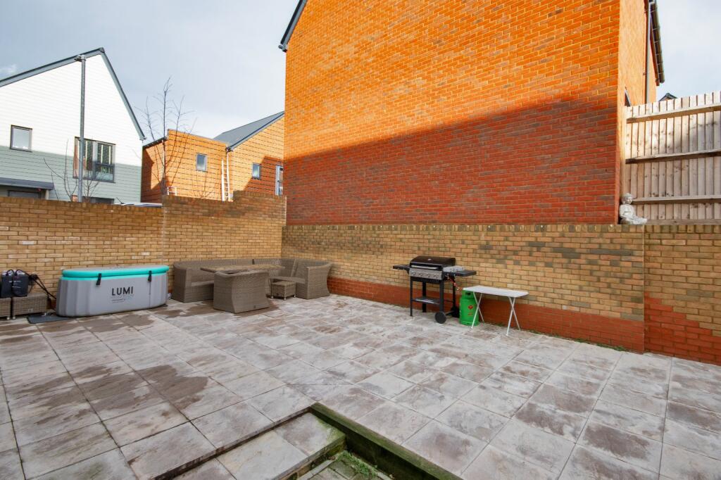 Additional property image - Portbridge Gardens, Alkerden, Ebbsfleet Valley, Swanscombe, DA10