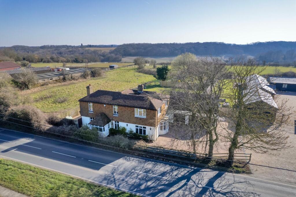 Main image of property: Wrotham Road, South Street, Meopham, Gravesend, DA13