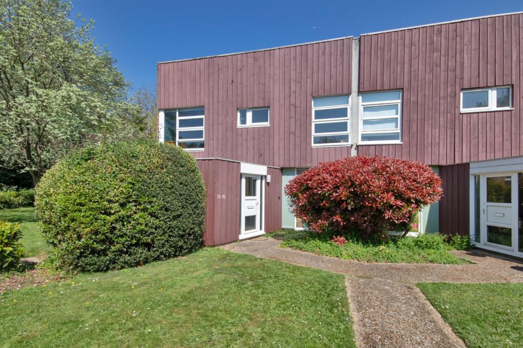 Main image of property: Punch Croft, New Ash Green, Longfield, Kent, DA3