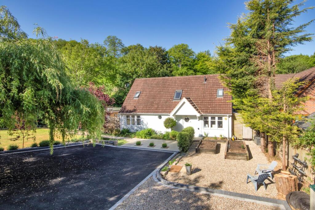 Main image of property: Rhododendron Avenue, Meopham, Gravesend, Kent, DA13
