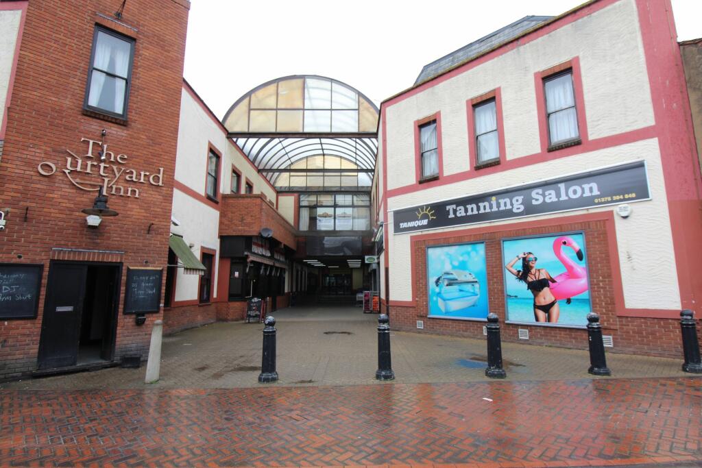 1 bedroom apartment for sale in Queensgate Centre, Orsett Road, Grays, RM17