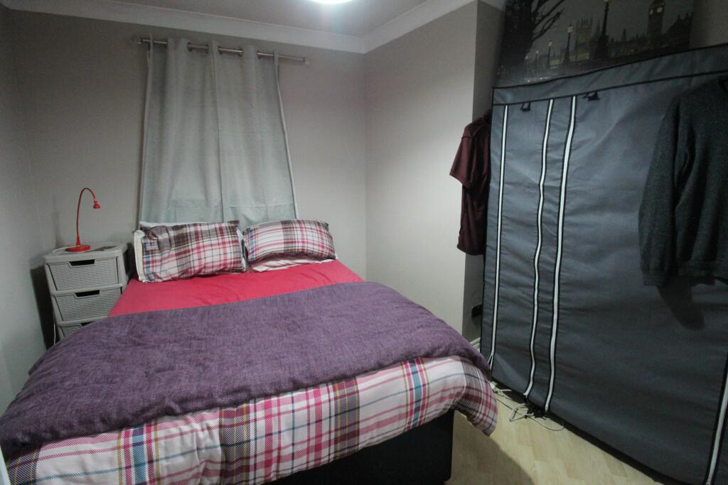 1 bedroom apartment for sale in Queensgate Centre, Orsett Road, Grays, RM17