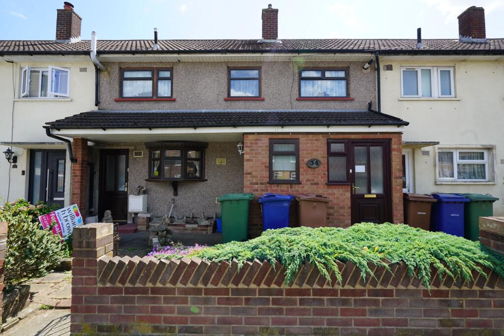 Main image of property: Fleethall Grove, Grays