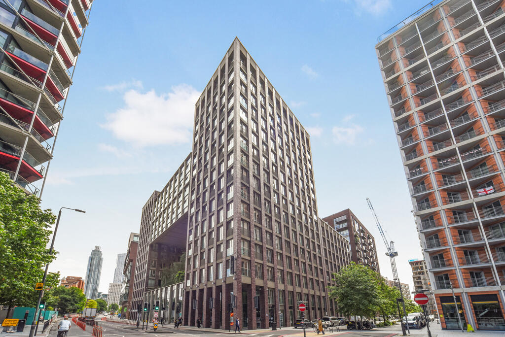 Main image of property: New Union Square, Nine Elms, SW11