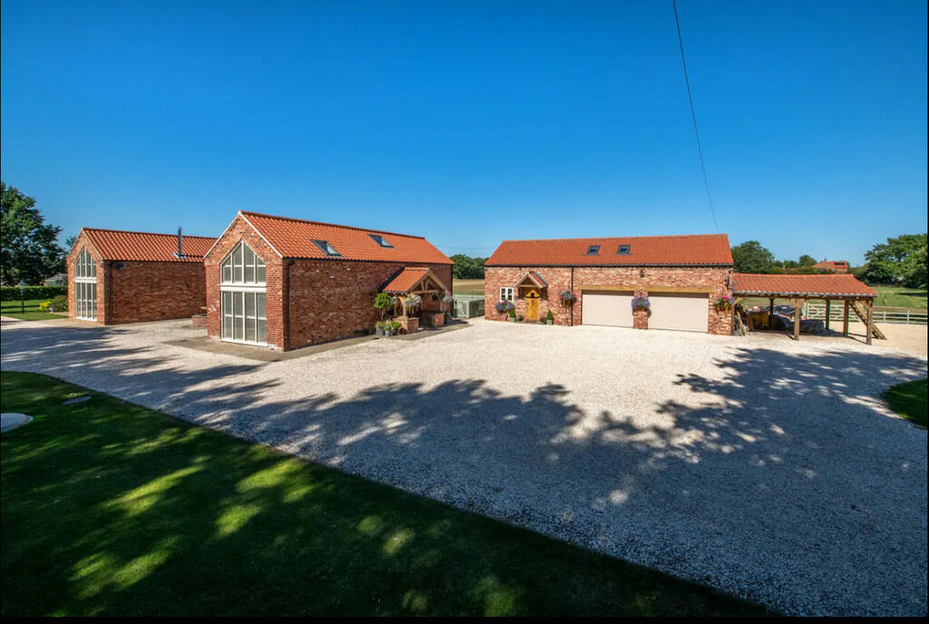 6 bedroom detached house for sale in Spalford Road, North Scarle