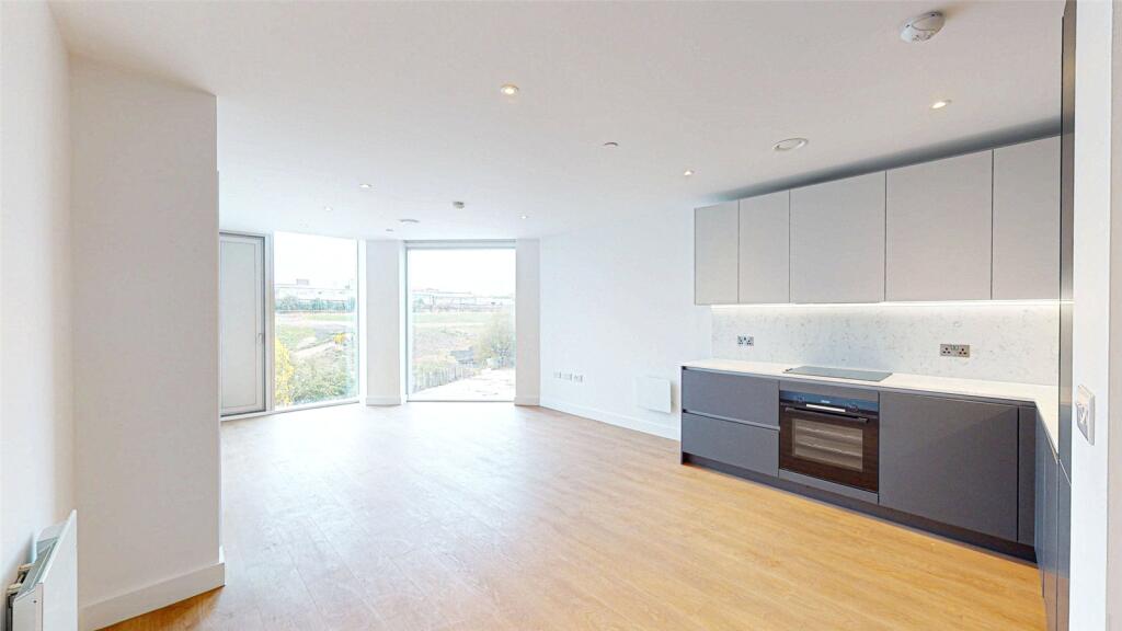 Main image of property: Victoria Riverside, Parkview, Manchester, M4