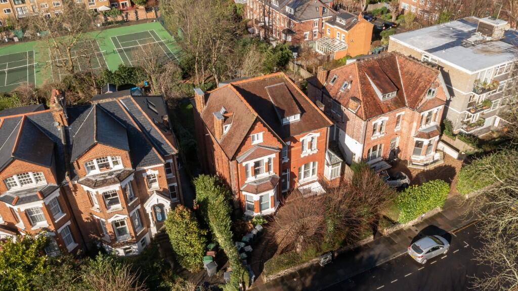 Main image of property: Avenue Road, London, N6
