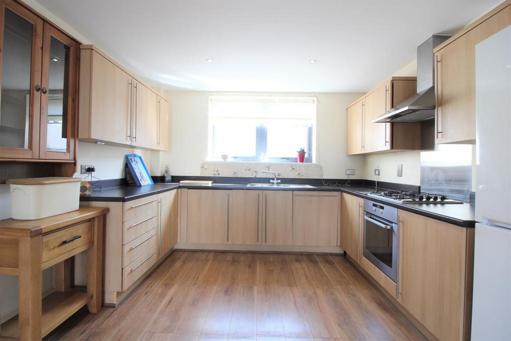 4 bedroom property for sale in Maidstone, ME16