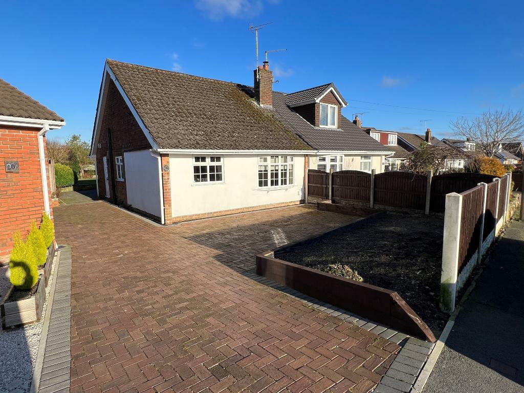 2 bedroom semidetached bungalow for sale in Windmill View, Werrington