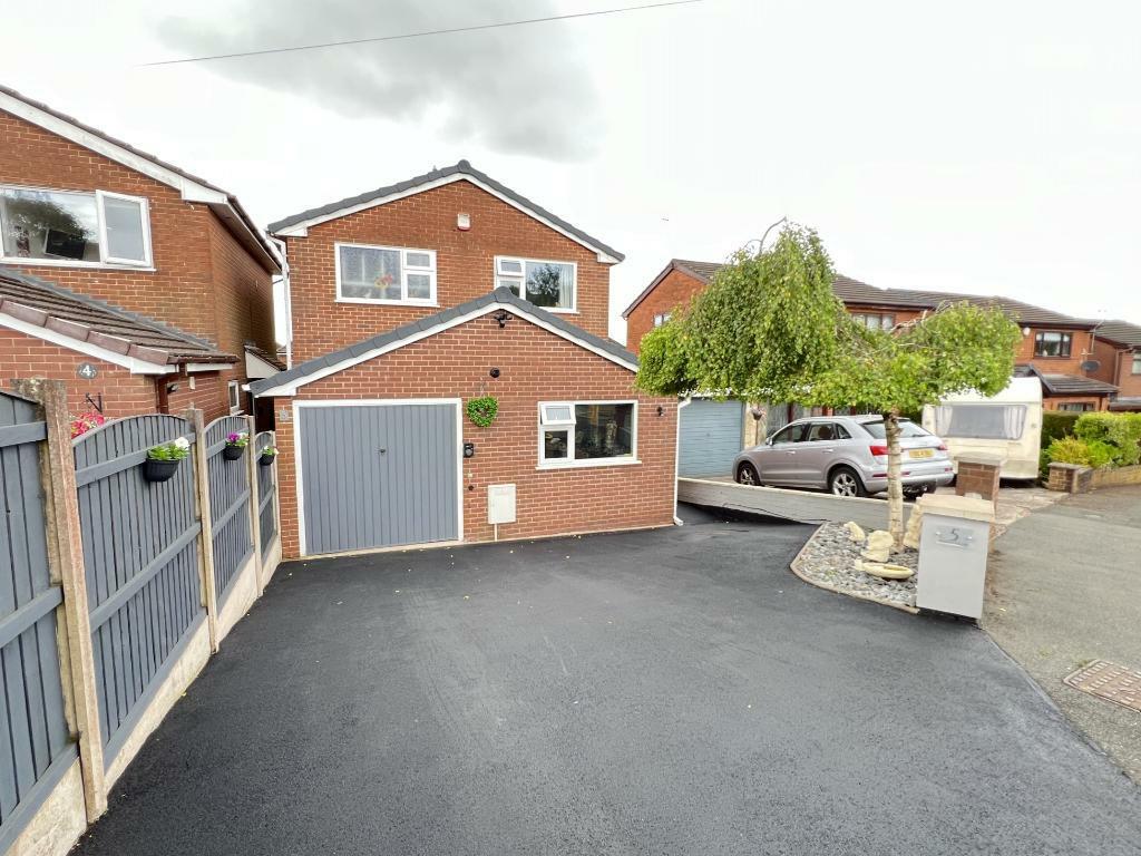 3 bedroom detached house for sale in Marsh Close, Werrington