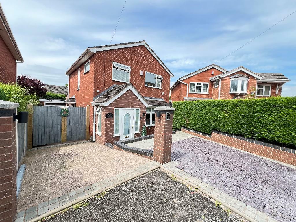 5 bedroom detached house for sale in Marsh Close, Werrington