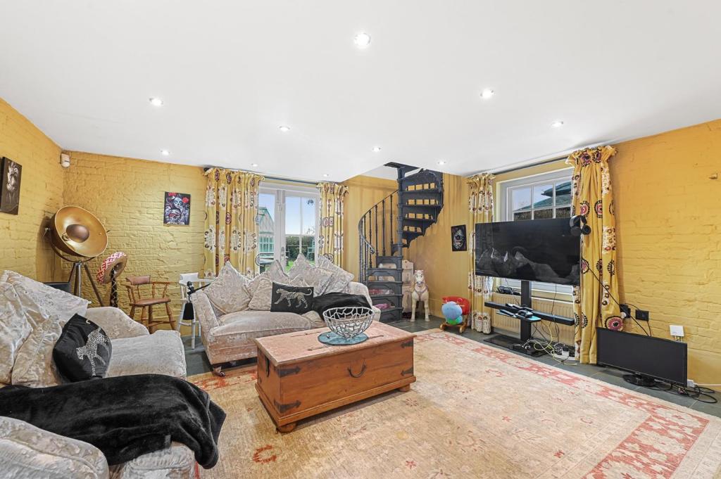 Additional property image - Frinton Road, Thorpe-Le-Soken