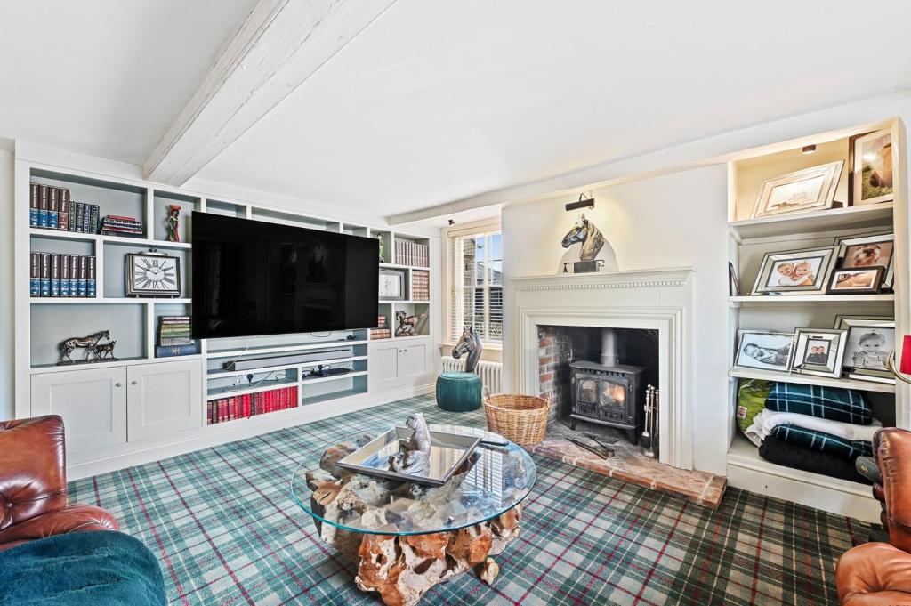 Additional property image - Frinton Road, Thorpe-Le-Soken