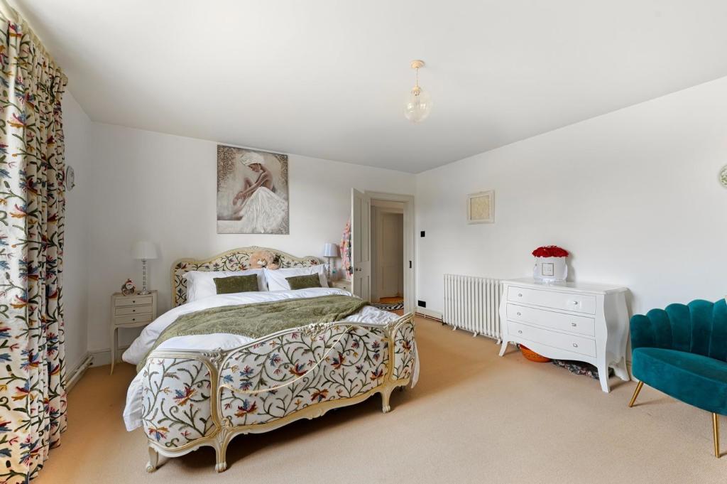 Additional property image - Frinton Road, Thorpe-Le-Soken
