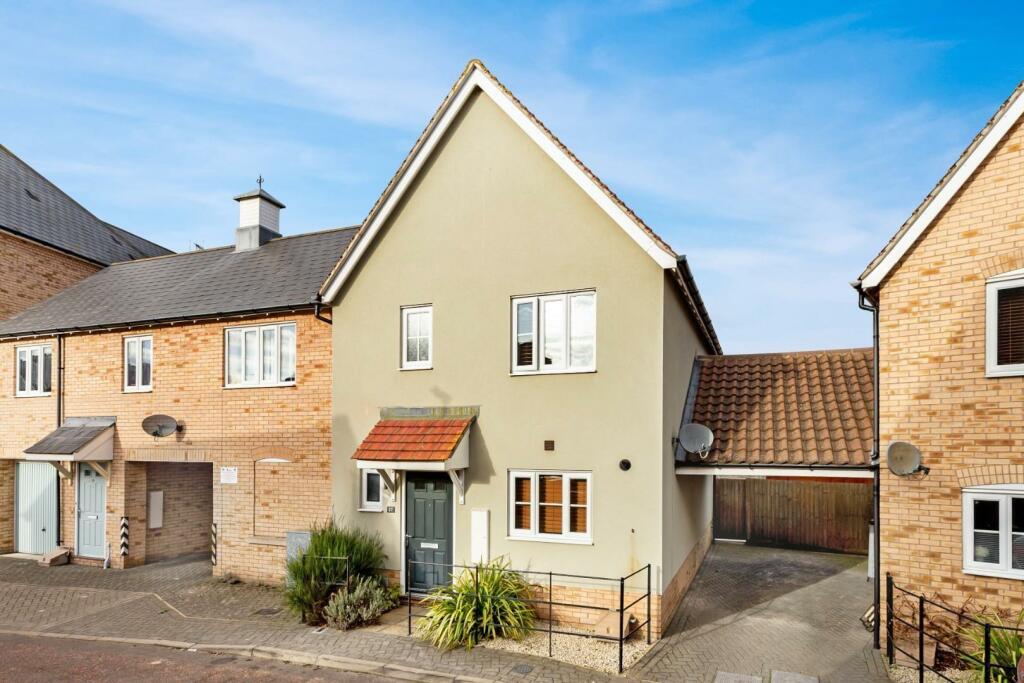 3 bedroom link detached house for sale in Travers Road, Colchester, CO2