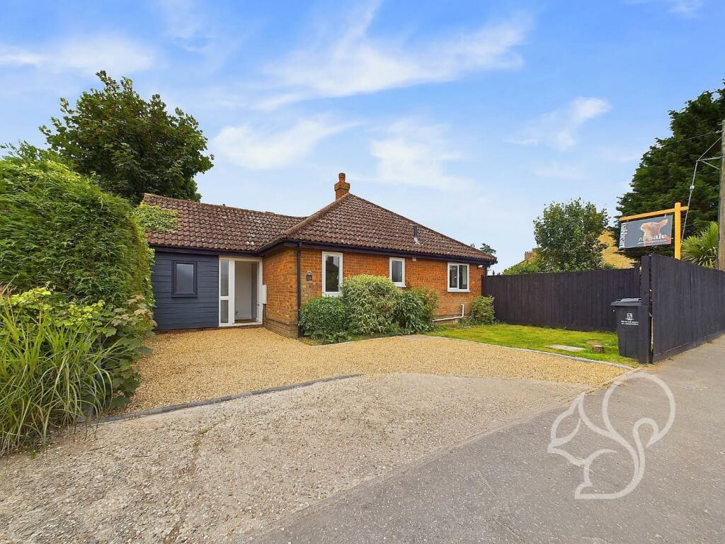 3 bedroom detached bungalow for sale in Winstree Road, Colchester, CO3