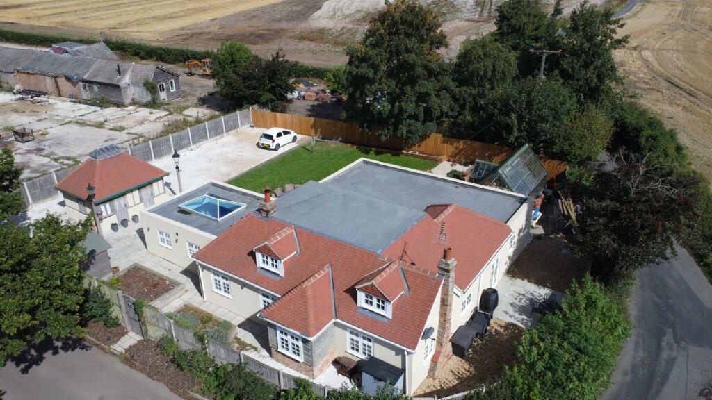 Additional property image - Brook Lane, Great Baddow